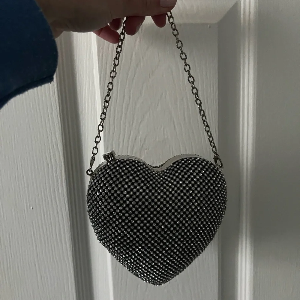 Silver Sequin Heart Evening Bag/Clutch - Picture 3 of 3